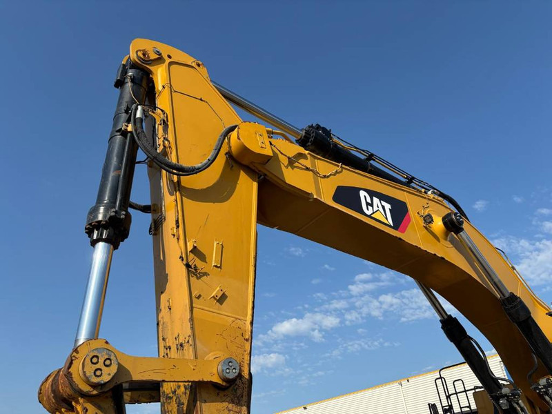 حفار زحاف Cat 390 F L: صورة 13