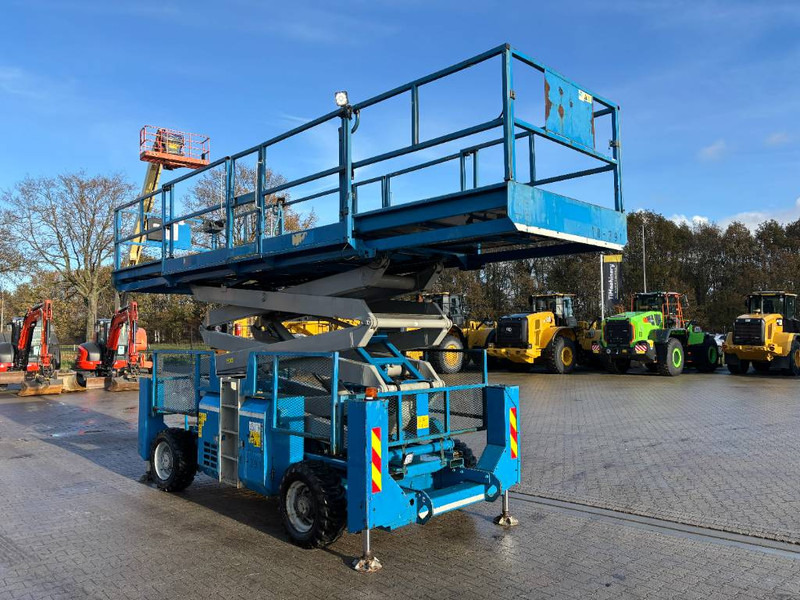 Genie GS 3384 RT - رافعة هيدروليكية مقصية: صورة 2 Genie GS 3384 RT - رافعة هيدروليكية مقصية: صورة 2