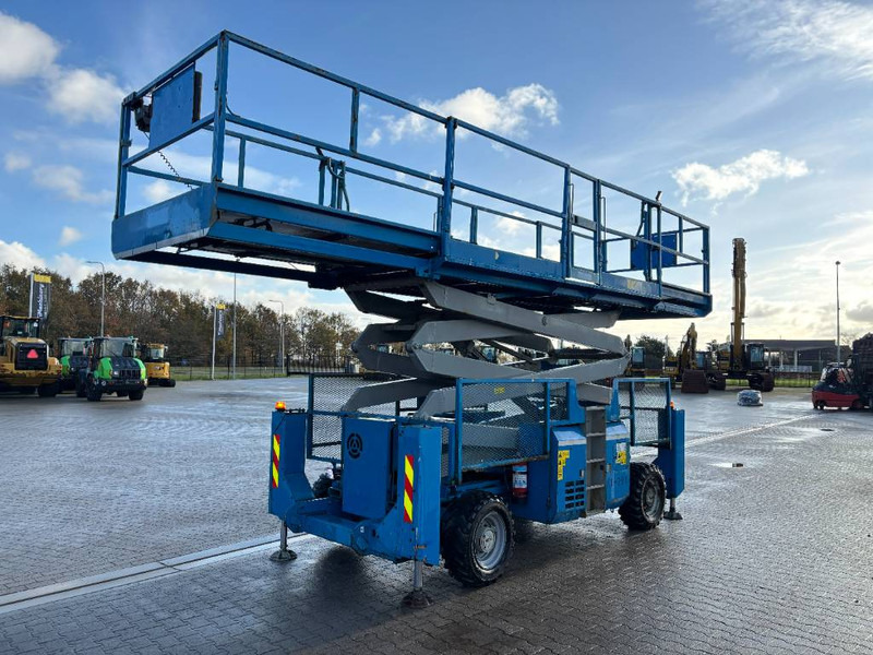 Genie GS 3384 RT - رافعة هيدروليكية مقصية: صورة 1 Genie GS 3384 RT - رافعة هيدروليكية مقصية: صورة 1