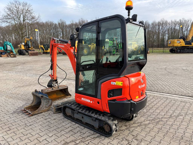 Kubota KX019-4 - حفارة مُصَّغرة: صورة 2 Kubota KX019-4 - حفارة مُصَّغرة: صورة 2
