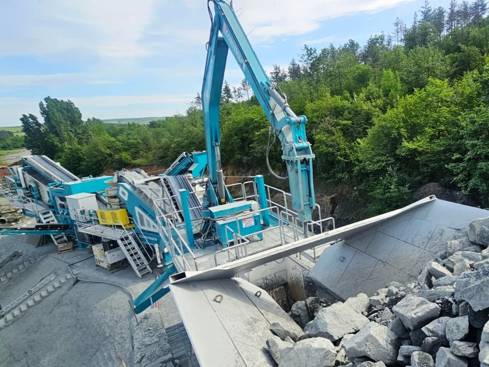 CONSTMACH Hydraulischer Abbruchhammer – Maximale Schlagkraft für Harte Abbrucharbeiten - كسارة: صورة 1 CONSTMACH Hydraulischer Abbruchhammer – Maximale Schlagkraft für Harte Abbrucharbeiten - كسارة: صورة 1