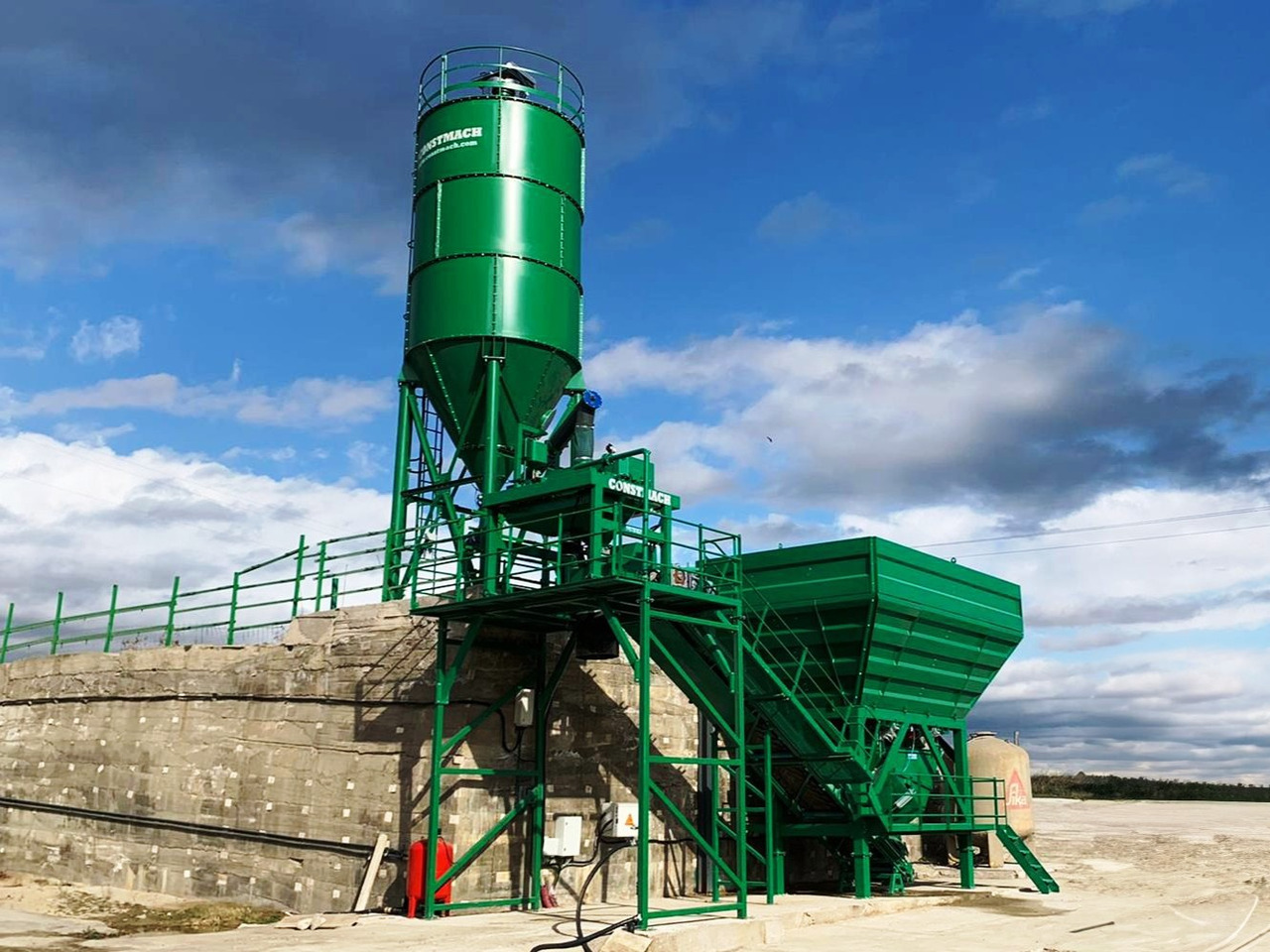 Constmach 60 m³/h Dry Type Concrete Batching Plant - مصنع الخرسانة: صورة 2 Constmach 60 m³/h Dry Type Concrete Batching Plant - مصنع الخرسانة: صورة 2