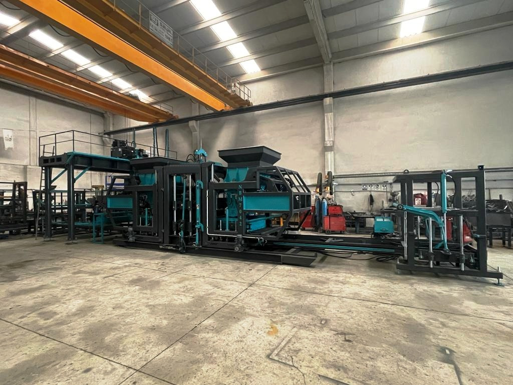 Constmach BS-42 Briquette Making Machine (Concrete Block Making Machine) - ماكينة البلوك: صورة 3 Constmach BS-42 Briquette Making Machine (Concrete Block Making Machine) - ماكينة البلوك: صورة 3