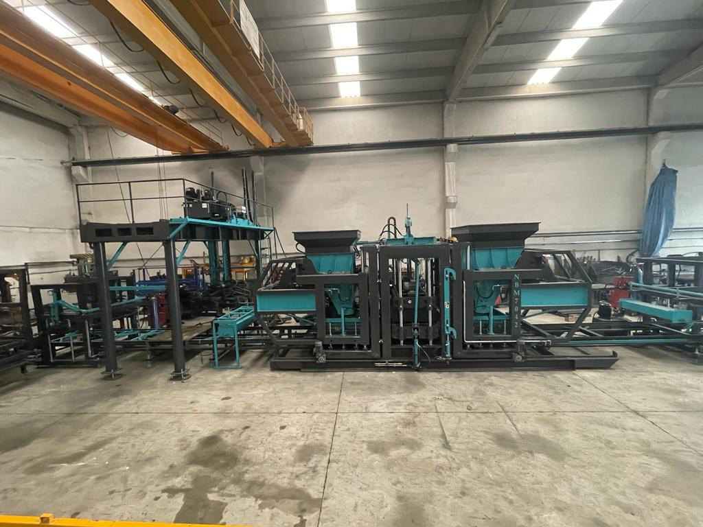 Constmach BS-42 Briquette Making Machine (Concrete Block Making Machine) - ماكينة البلوك: صورة 1 Constmach BS-42 Briquette Making Machine (Concrete Block Making Machine) - ماكينة البلوك: صورة 1