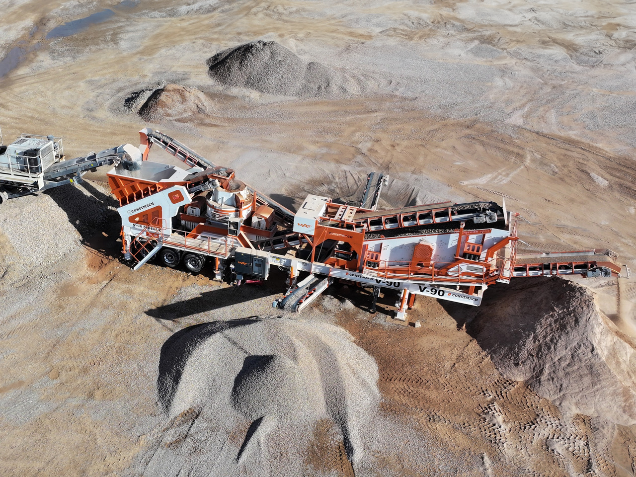 Constmach Concasseur À Impact À Axe Vertical Mobile D'une Capacité De 250 T/H - كسارة متحركه: صورة 3 Constmach Concasseur À Impact À Axe Vertical Mobile D'une Capacité De 250 T/H - كسارة متحركه: صورة 3