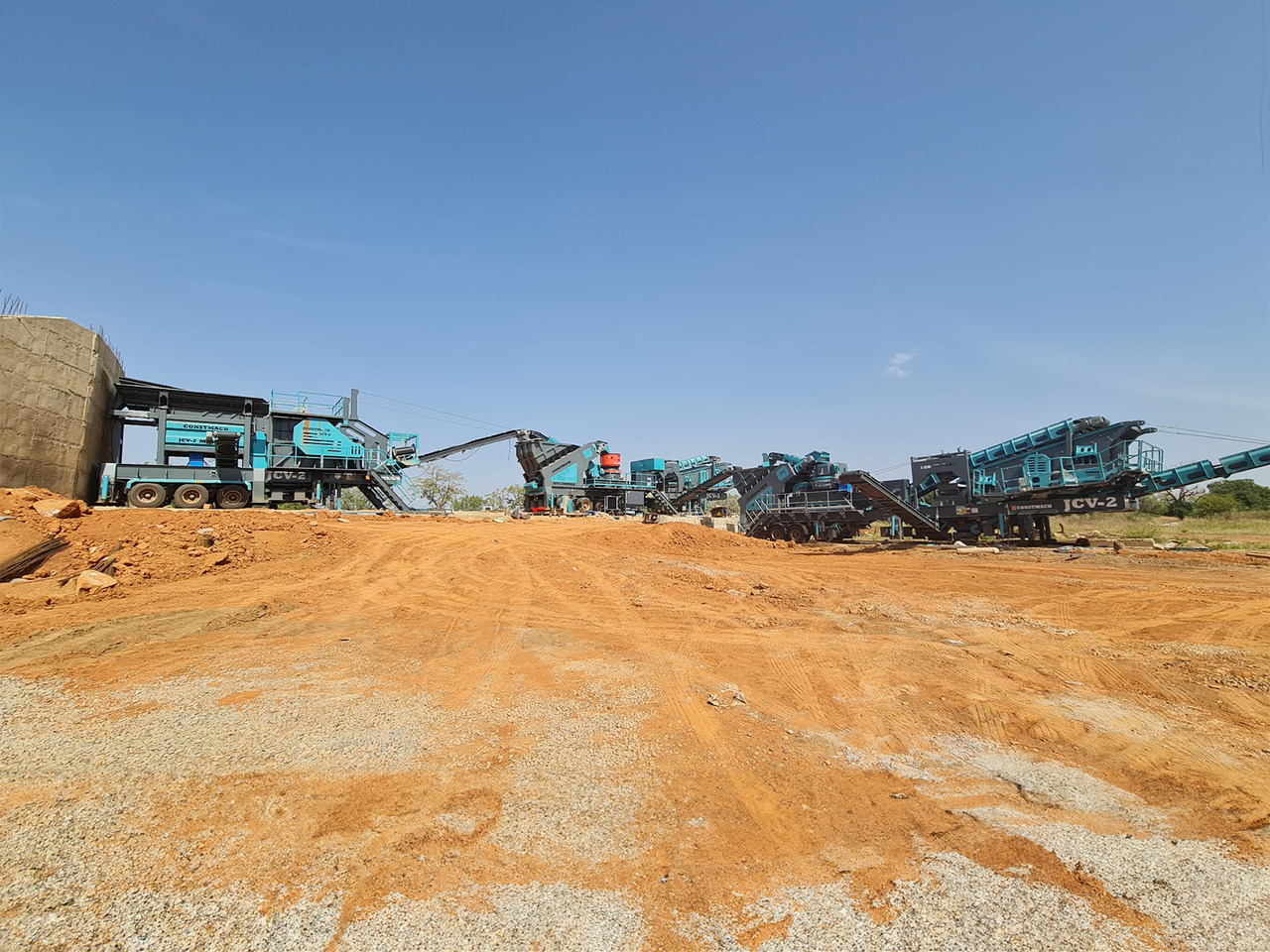 Constmach Mobile Stone Crushing Plant With A Capacity Of 150 T/h Delivered From Stock - كسارة متحركه: صورة 1 Constmach Mobile Stone Crushing Plant With A Capacity Of 150 T/h Delivered From Stock - كسارة متحركه: صورة 1