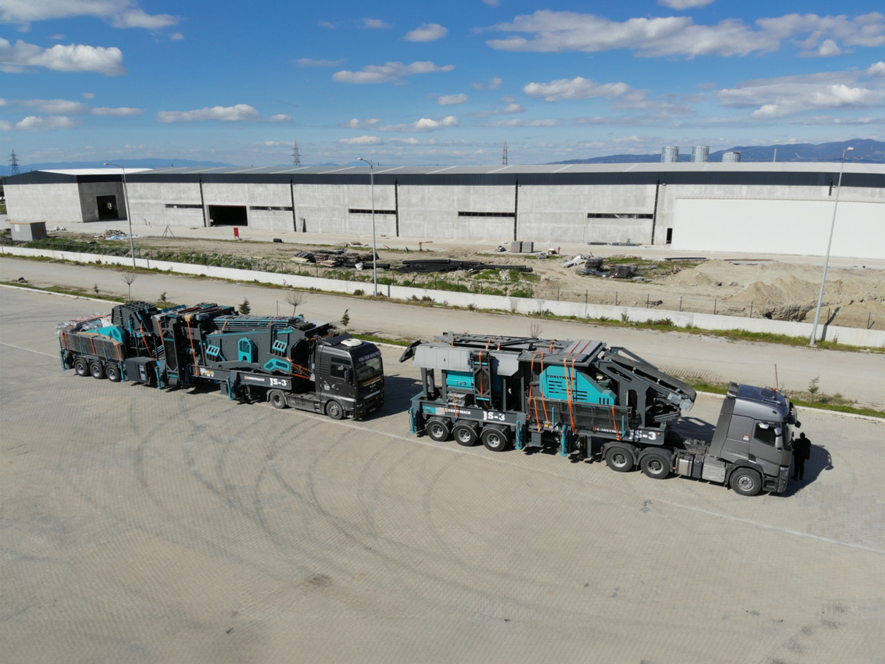 Constmach Mobile Stone Crushing Plant With Capacity Of 300 Tons - كسارة متحركه: صورة 1 Constmach Mobile Stone Crushing Plant With Capacity Of 300 Tons - كسارة متحركه: صورة 1
