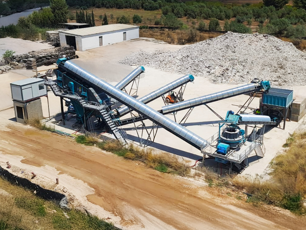 Constmach Stationary Stone Crushing and Screening Plant 50 to 1,000 TPH - كسارة: صورة 1 Constmach Stationary Stone Crushing and Screening Plant 50 to 1,000 TPH - كسارة: صورة 1