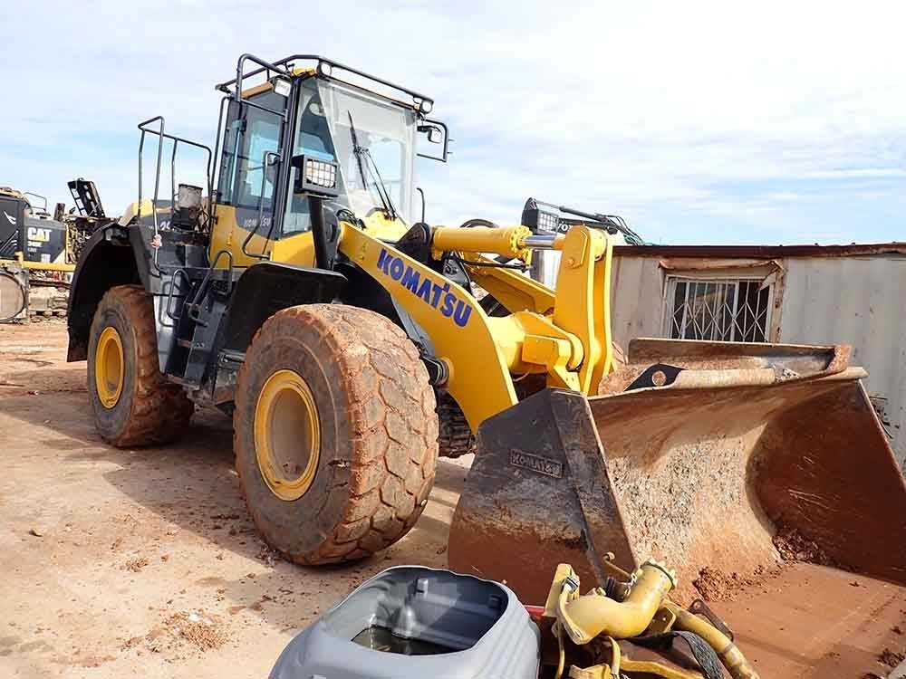 Komatsu WA380-8 - اللودر بعجل: صورة 1 Komatsu WA380-8 - اللودر بعجل: صورة 1