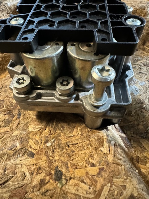 ZF Ventilblock TRAXON Getriebe 0501330550 - علبة التروس و قطع الغيار - شاحنة: صورة 3 ZF Ventilblock TRAXON Getriebe 0501330550 - علبة التروس و قطع الغيار - شاحنة: صورة 3