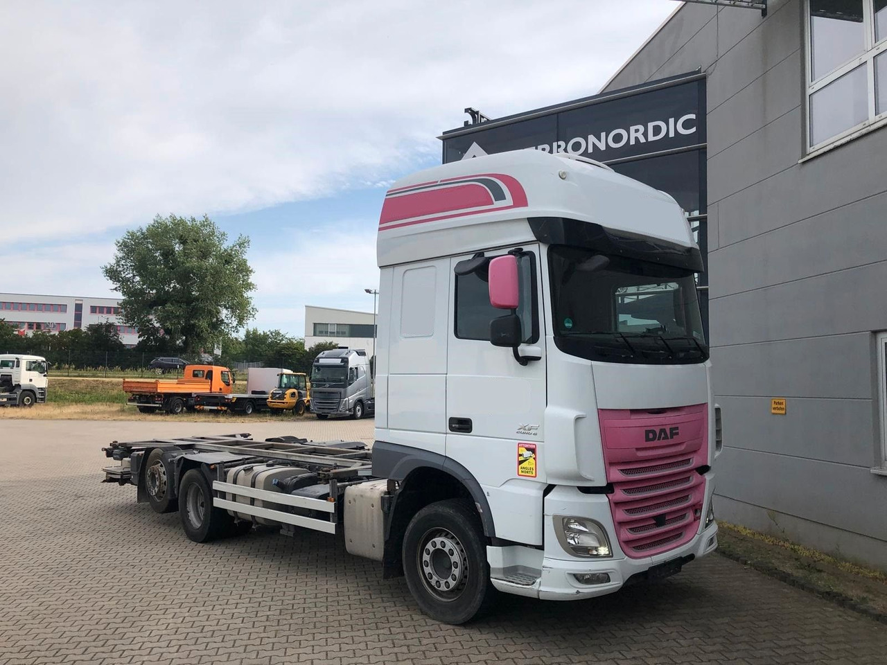 DAF XF460SSC Lenk/Lift*LBW*Standkl*Mega*NeueKuppl. - شاحنات الحاويات / جسم علوي قابل للتغيير شاحنة: صورة 1 DAF XF460SSC Lenk/Lift*LBW*Standkl*Mega*NeueKuppl. - شاحنات الحاويات / جسم علوي قابل للتغيير شاحنة: صورة 1