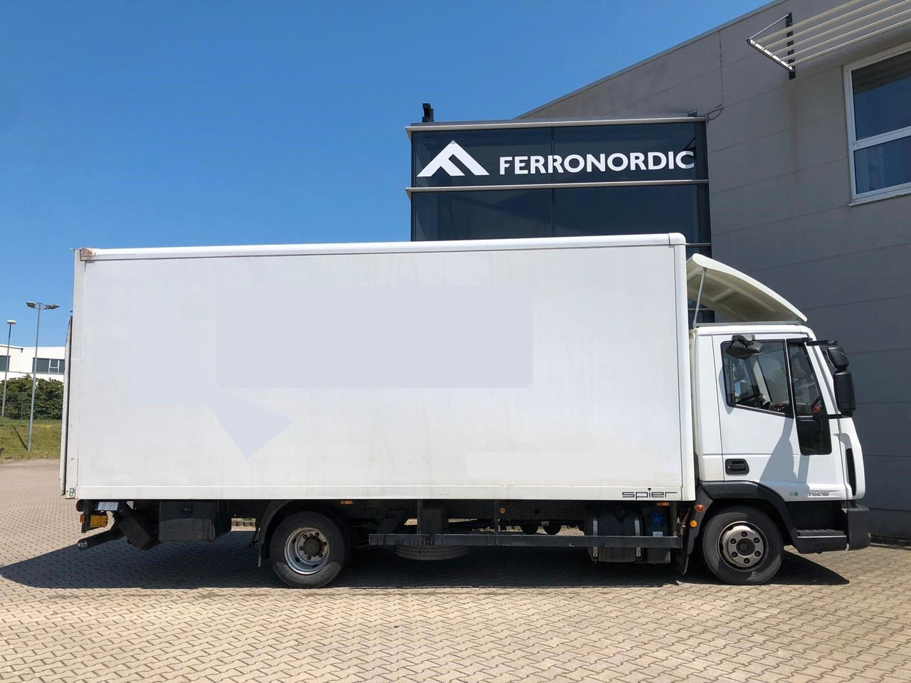 Iveco 75 E 190 Koffer*LBW*Schalter*Blatt/Luft*Klima - شاحنة مغلقة الصندوق: صورة 2 Iveco 75 E 190 Koffer*LBW*Schalter*Blatt/Luft*Klima - شاحنة مغلقة الصندوق: صورة 2