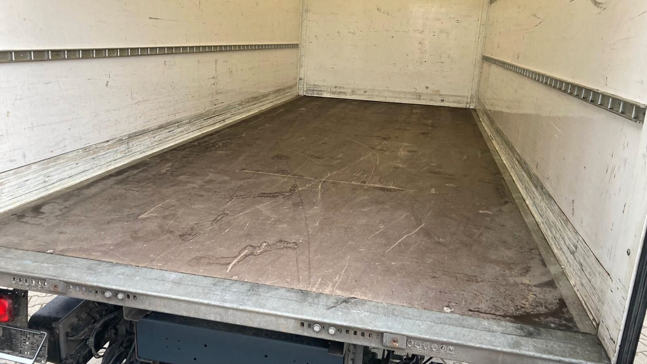 جديدة شاحنة مقفلة Renault D7.5 210 LOW  LBW Schaltgetriebe: صورة 11