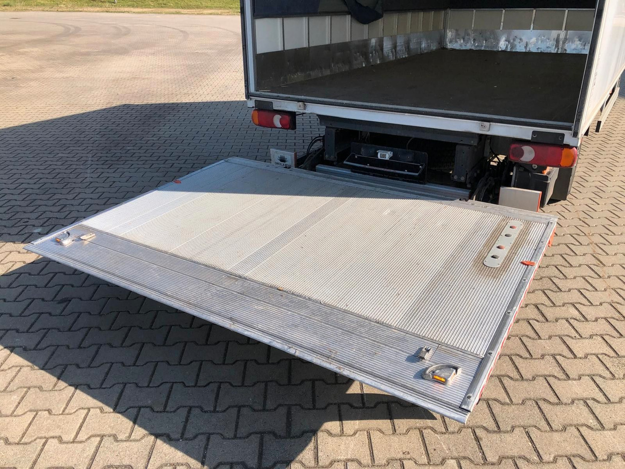 Renault MASTER RED 3.5T*LBW*Klima*4.2m*AUCH MIETE - شاحنة مغلقة الصندوق: صورة 4 Renault MASTER RED 3.5T*LBW*Klima*4.2m*AUCH MIETE - شاحنة مغلقة الصندوق: صورة 4