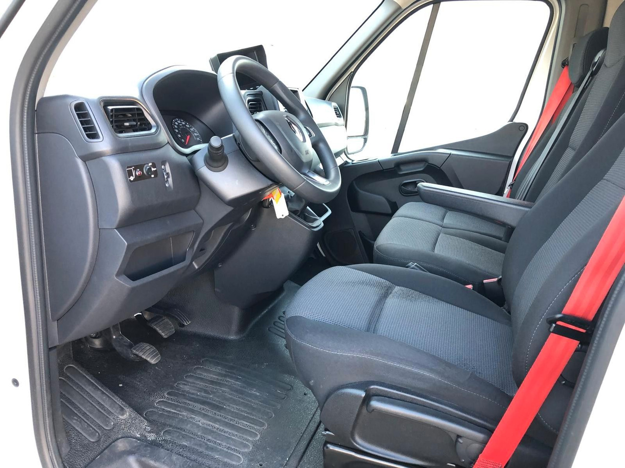 شاحنة مغلقة الصندوق Renault MASTER RED 3.5T*LBW*Klima*4.2m*AUCH MIETE: صورة 11