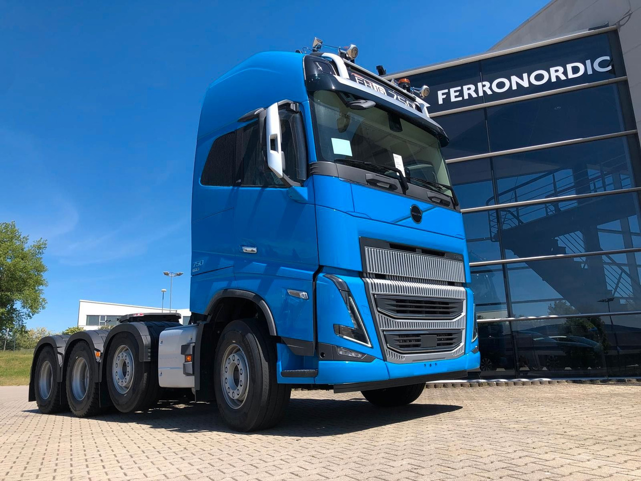 Volvo FH16 750 XL 8x4 Tridem*100T*Kriechgänge*Retarder Volvo FH16 750 XL 8x4 Tridem*100T*Kriechgänge*Retarder - وحدة جر: صورة 1 Volvo FH16 750 XL 8x4 Tridem*100T*Kriechgänge*Retarder Volvo FH16 750 XL 8x4 Tridem*100T*Kriechgänge*Retarder - وحدة جر: صورة 1
