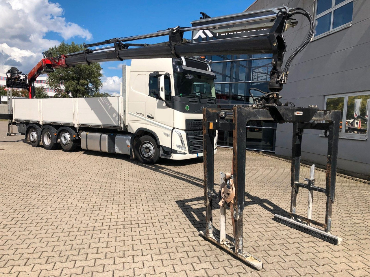 Volvo FH460 8x2 TRIDEM VLA&NLA gelenkt*FASSI F215AS.24 - شاحنات مسطحة, شاحنة كرين: صورة 3 Volvo FH460 8x2 TRIDEM VLA&NLA gelenkt*FASSI F215AS.24 - شاحنات مسطحة, شاحنة كرين: صورة 3