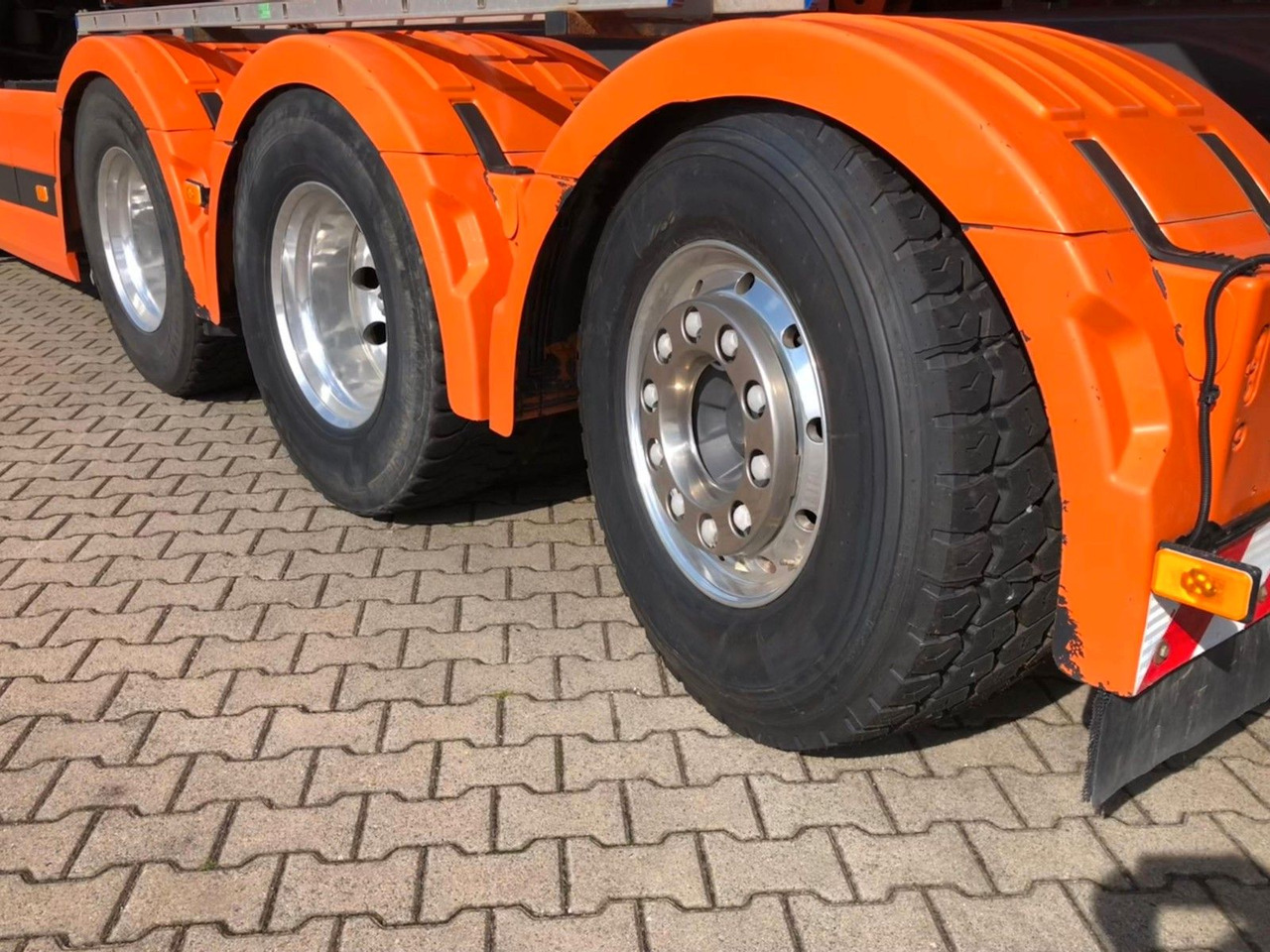 Volvo FH460 8x4 Tridem*TopZustand*excellent condition - شاحنة قلاب: صورة 2 Volvo FH460 8x4 Tridem*TopZustand*excellent condition - شاحنة قلاب: صورة 2
