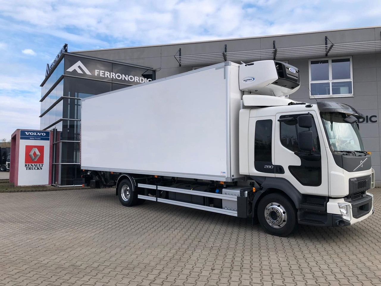 Volvo FL16.280 VollLuft*LBW *Carrier Supra850*a.Miete - شاحنة الفريزر: صورة 1 Volvo FL16.280 VollLuft*LBW *Carrier Supra850*a.Miete - شاحنة الفريزر: صورة 1