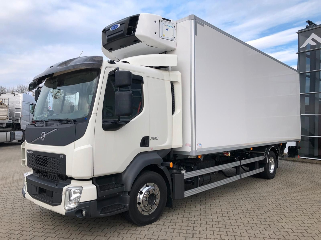 Volvo FL16.280 VollLuft*LBW *Carrier Supra850*a.Miete - شاحنة الفريزر: صورة 2 Volvo FL16.280 VollLuft*LBW *Carrier Supra850*a.Miete - شاحنة الفريزر: صورة 2