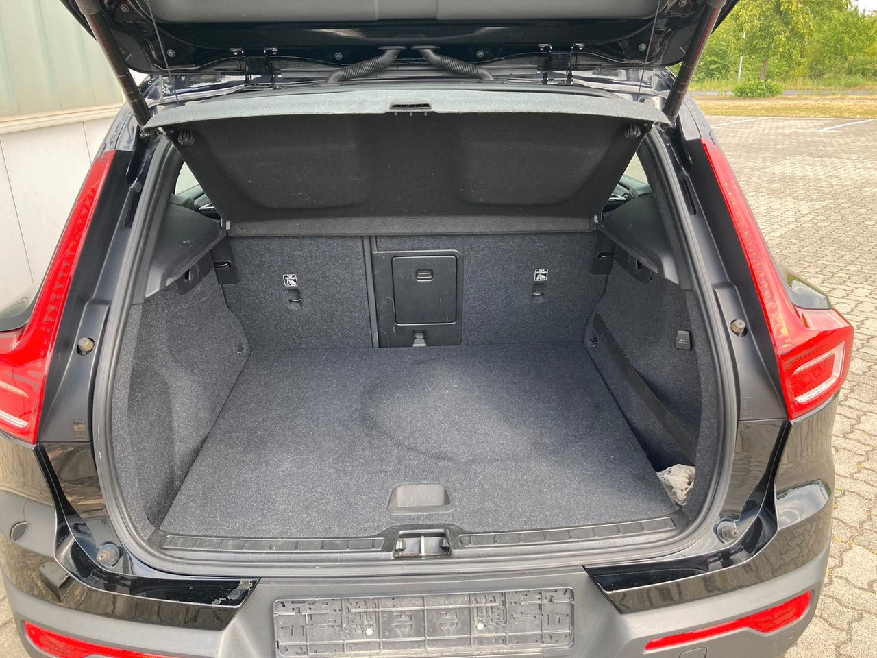 Volvo XC 40 D3 Momentum Pro AWD - سيارة دفع رباعي: صورة 4 Volvo XC 40 D3 Momentum Pro AWD - سيارة دفع رباعي: صورة 4