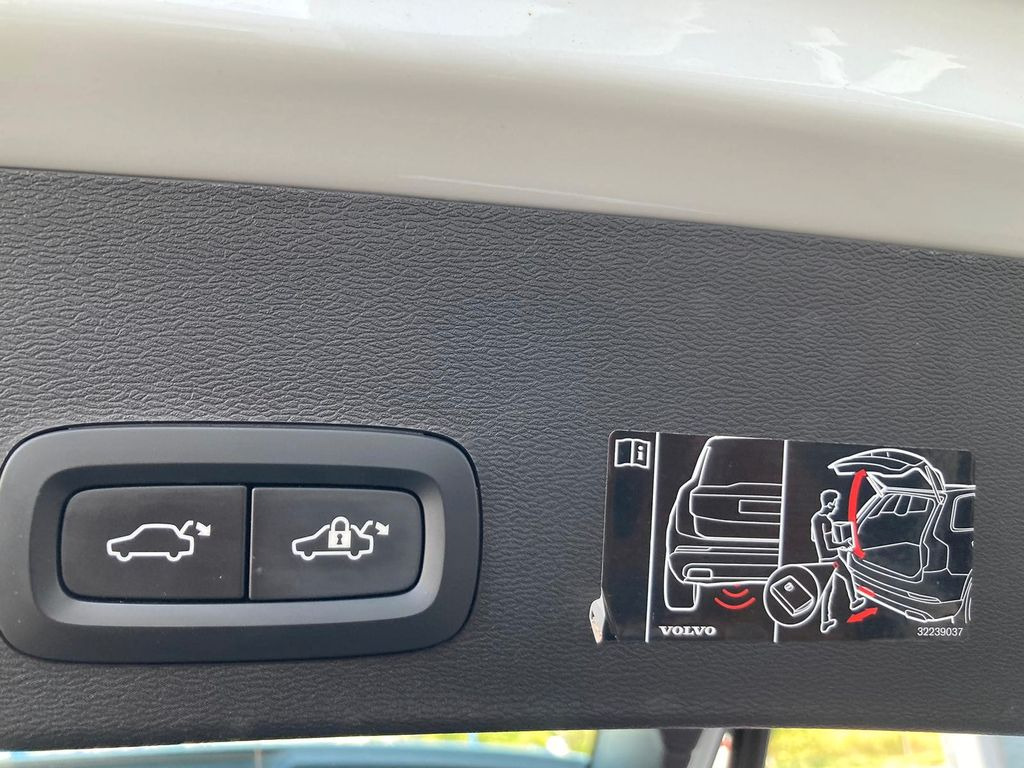 Volvo XC 40 T4 Insc. Expr. Recharge Plug-In Hyb. 2WD  Volvo XC 40 T4 Insc. Expr. Recharge Plug-In Hyb. 2WD: صورة 6