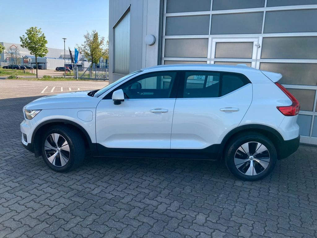 Volvo XC 40 T4 Insc. Expr. Recharge Plug-In Hyb. 2WD - سيارة دفع رباعي: صورة 2 Volvo XC 40 T4 Insc. Expr. Recharge Plug-In Hyb. 2WD - سيارة دفع رباعي: صورة 2