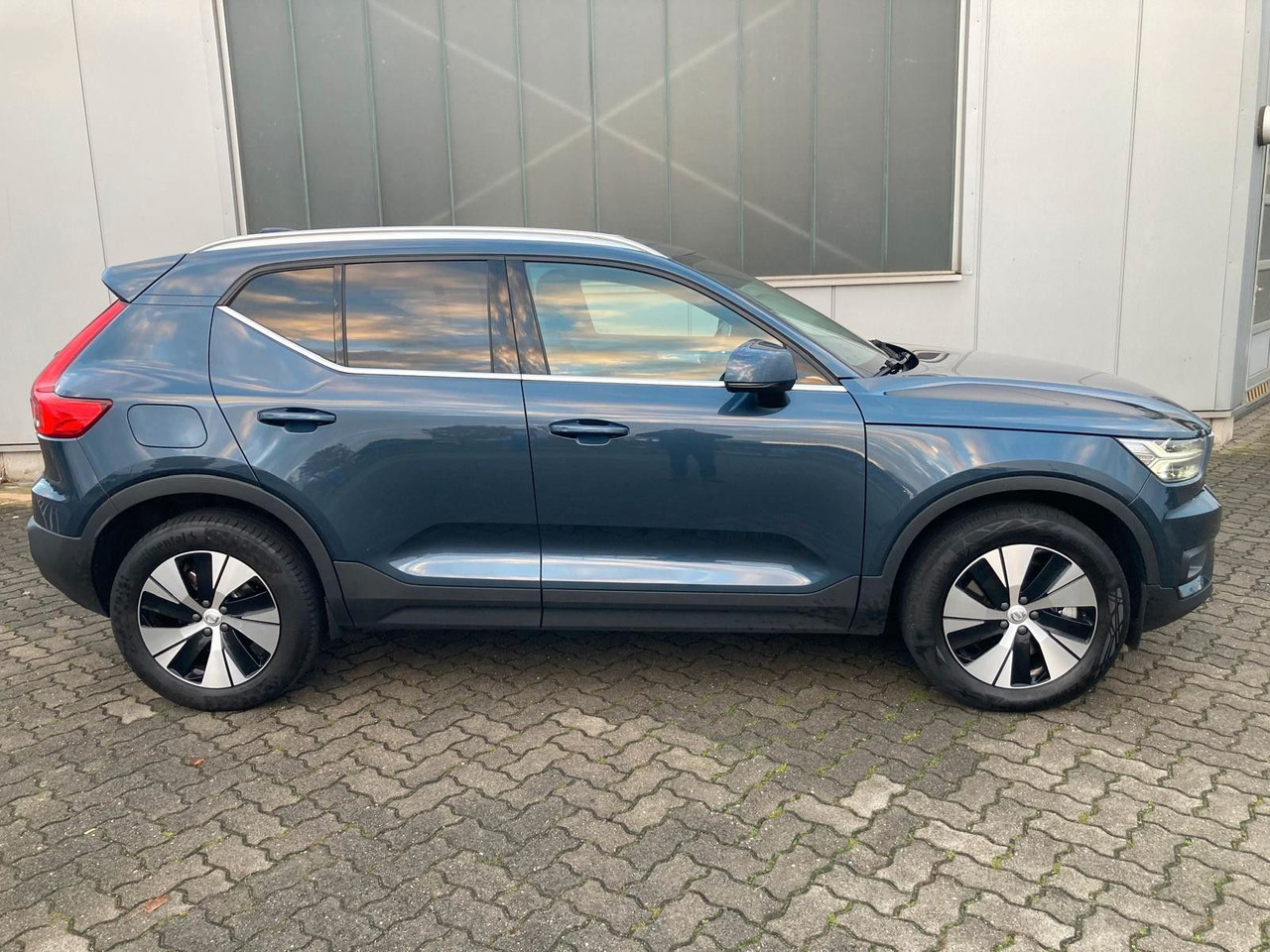 Volvo XC 40 T4 Inscription Expr. Recharge Plug-In Hyb - سيارة دفع رباعي: صورة 2 Volvo XC 40 T4 Inscription Expr. Recharge Plug-In Hyb - سيارة دفع رباعي: صورة 2