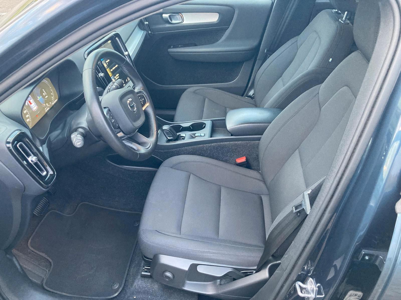 Volvo XC 40 T4 Inscription Expr. Recharge Plug-In Hyb - سيارة دفع رباعي: صورة 5 Volvo XC 40 T4 Inscription Expr. Recharge Plug-In Hyb - سيارة دفع رباعي: صورة 5