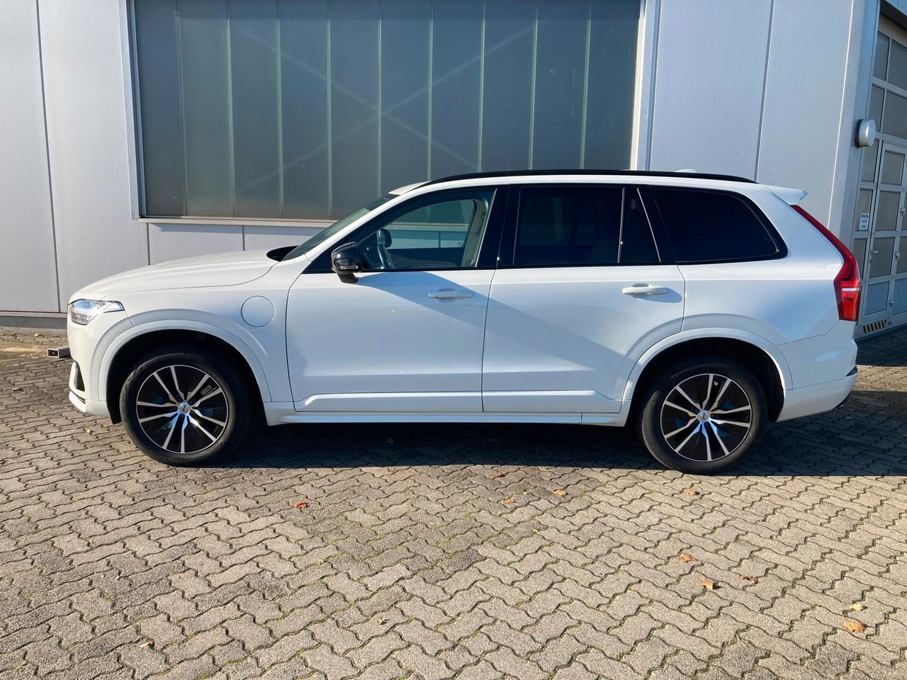 Volvo XC 90 T8 R-Des. Exp. Rech. Pl.-In Hybr. AWD 7-S. - سيارة دفع رباعي: صورة 2 Volvo XC 90 T8 R-Des. Exp. Rech. Pl.-In Hybr. AWD 7-S. - سيارة دفع رباعي: صورة 2