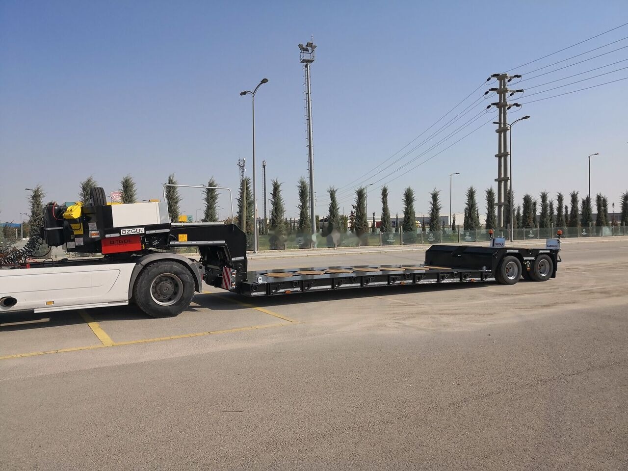 Özgül 2 AXLE LOW LOADER SEMI TRAILER - عربة منخفضة مسطحة نصف مقطورة: صورة 2 Özgül 2 AXLE LOW LOADER SEMI TRAILER - عربة منخفضة مسطحة نصف مقطورة: صورة 2
