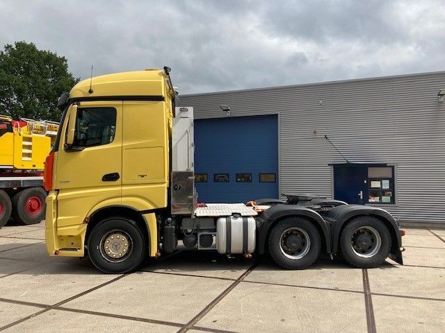 Mercedes-Benz Actros 3351 6x4 - وحدة جر: صورة 2 Mercedes-Benz Actros 3351 6x4 - وحدة جر: صورة 2