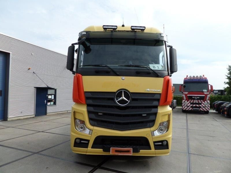 Mercedes-Benz Actros 3351 6x4 - وحدة جر: صورة 2 Mercedes-Benz Actros 3351 6x4 - وحدة جر: صورة 2