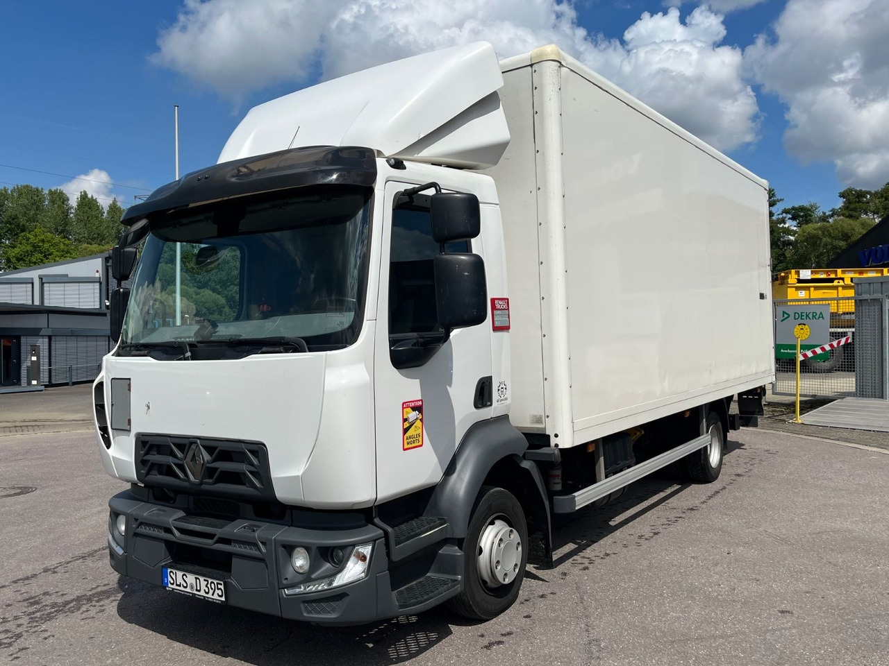 Renault D7.5 210 Kofferaufbau mit LBW - شاحنة مغلقة الصندوق: صورة 1 Renault D7.5 210 Kofferaufbau mit LBW - شاحنة مغلقة الصندوق: صورة 1