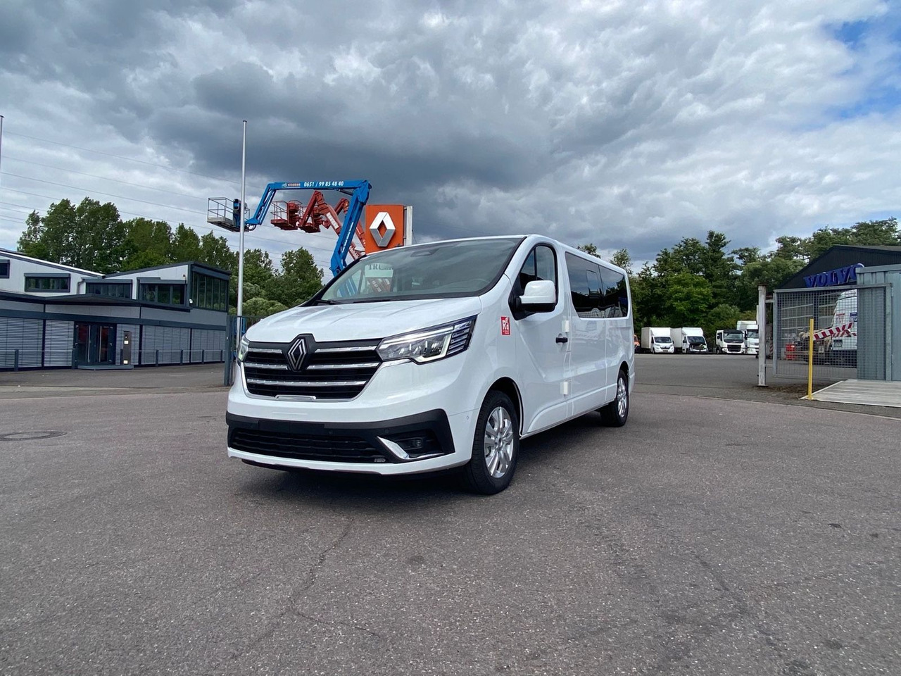 Renault TRAFIC RED KOMBI - حافلة صغيرة, ميكروباص: صورة 1 Renault TRAFIC RED KOMBI - حافلة صغيرة, ميكروباص: صورة 1