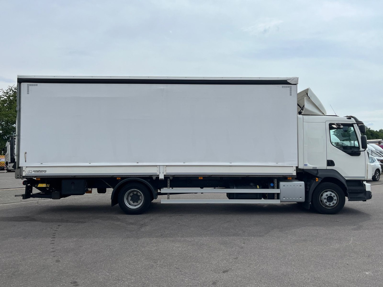 Volvo FL 14.245 Junghanns Schiebeplane LBW - شاحنة ستارة: صورة 4 Volvo FL 14.245 Junghanns Schiebeplane LBW - شاحنة ستارة: صورة 4
