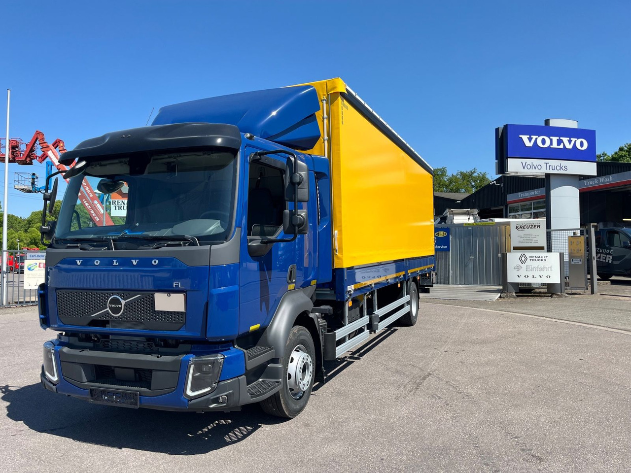 Volvo FL14.245 Junge Schiebeplane - شاحنة ستارة: صورة 1 Volvo FL14.245 Junge Schiebeplane - شاحنة ستارة: صورة 1