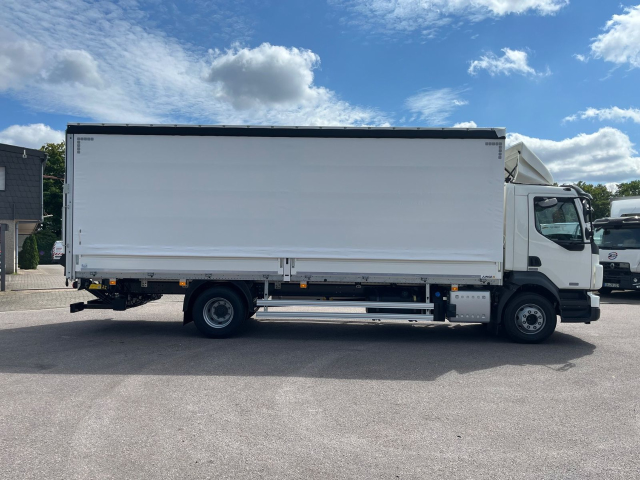 Volvo FL16.280 Junge Schiebeplane - شاحنة ستارة: صورة 4 Volvo FL16.280 Junge Schiebeplane - شاحنة ستارة: صورة 4