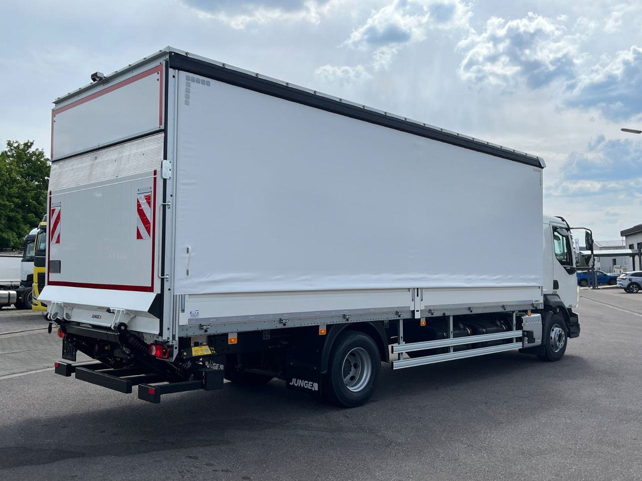 Volvo FL16.280 Junge Schiebeplane - شاحنة ستارة: صورة 5 Volvo FL16.280 Junge Schiebeplane - شاحنة ستارة: صورة 5