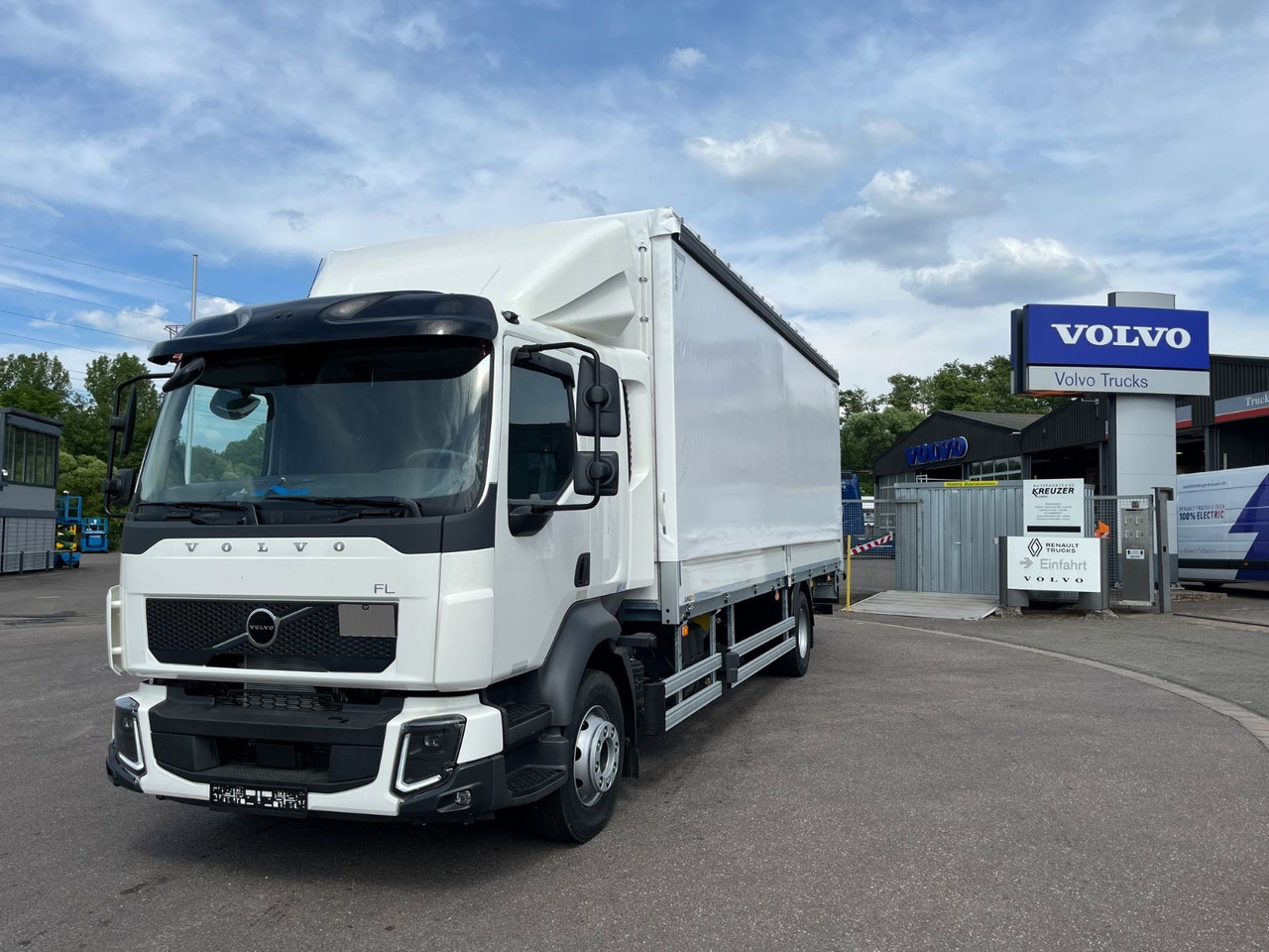Volvo FL16.280 Junge Schiebeplane - شاحنة ستارة: صورة 1 Volvo FL16.280 Junge Schiebeplane - شاحنة ستارة: صورة 1