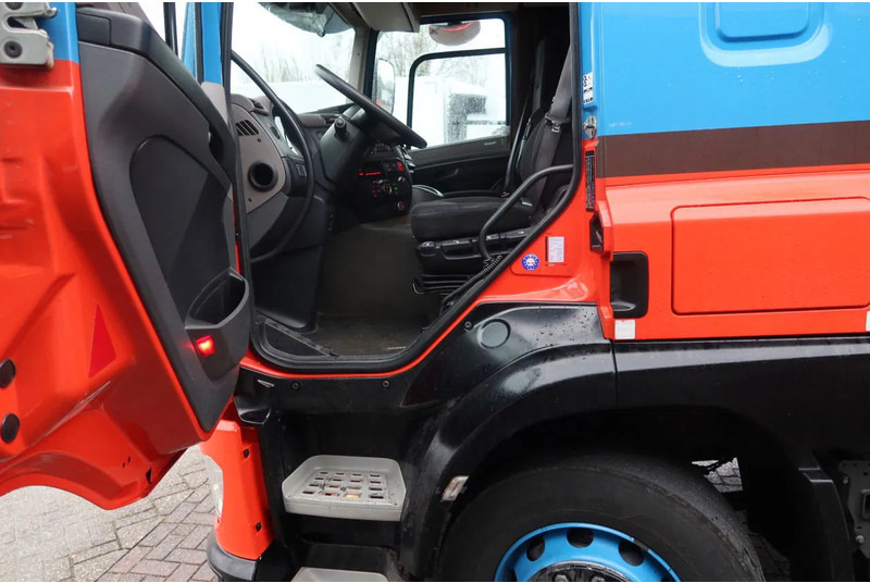 DAF CF 410 Bakwagen + Trailer 2x DHollandia 2000kg 5 stuks in voorraad!! - شاحنة مقفلة: صورة 5 DAF CF 410 Bakwagen + Trailer 2x DHollandia 2000kg 5 stuks in voorraad!! - شاحنة مقفلة: صورة 5