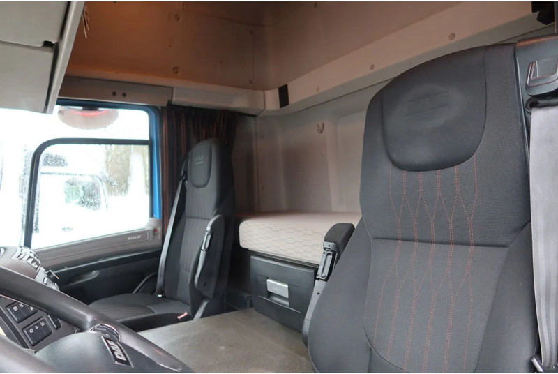 DAF CF 410 Bakwagen+Trailer met klep 2.000 kg. 6 Stuks in voorraad. Price 49.500,-- euro netto. - شاحنة مقفلة: صورة 5 DAF CF 410 Bakwagen+Trailer met klep 2.000 kg. 6 Stuks in voorraad. Price 49.500,-- euro netto. - شاحنة مقفلة: صورة 5