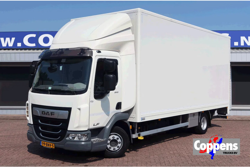 DAF LF 210 Bakwagen + Dhollandia klep 1500 kg - شاحنة مقفلة: صورة 1 DAF LF 210 Bakwagen + Dhollandia klep 1500 kg - شاحنة مقفلة: صورة 1