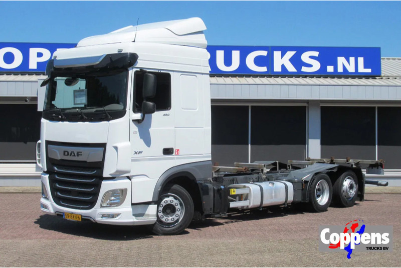 DAF XF 450 FAR BDF Systeem - شاحنات الحاويات / جسم علوي قابل للتغيير شاحنة: صورة 1 DAF XF 450 FAR BDF Systeem - شاحنات الحاويات / جسم علوي قابل للتغيير شاحنة: صورة 1