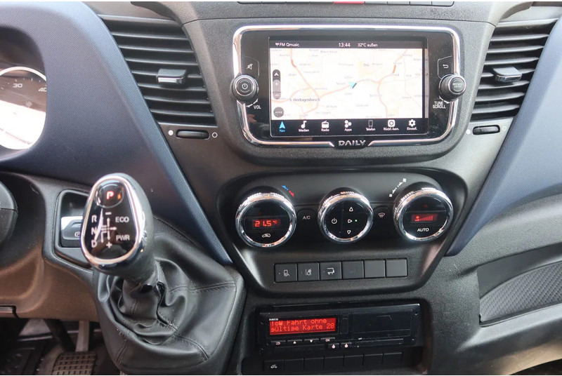 Iveco 72 C 18 Automaat + klep - شاحنة مقفلة: صورة 5 Iveco 72 C 18 Automaat + klep - شاحنة مقفلة: صورة 5