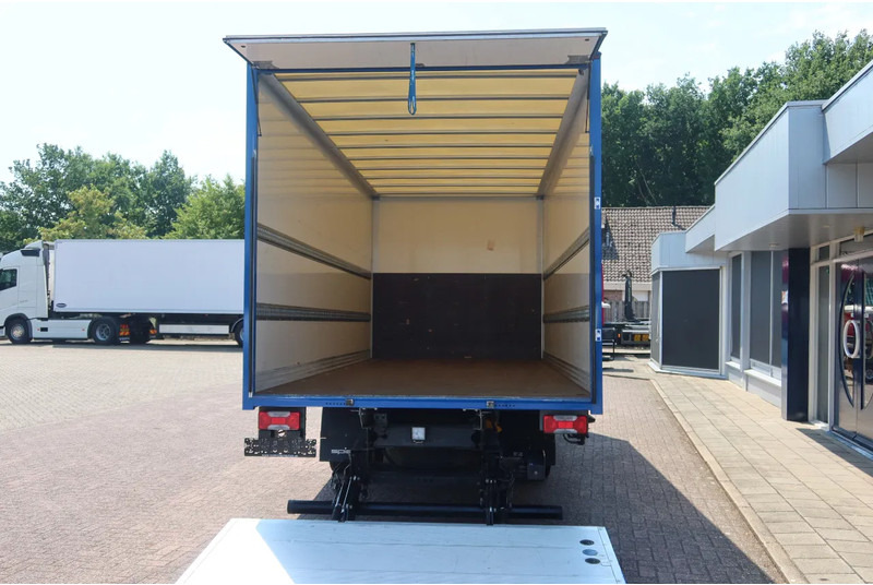 Iveco 72 C 18 Automaat + klep - شاحنة مقفلة: صورة 4 Iveco 72 C 18 Automaat + klep - شاحنة مقفلة: صورة 4