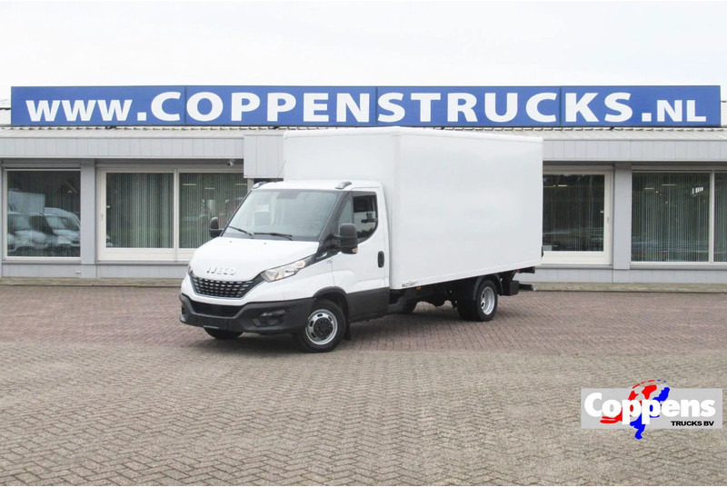 Iveco Daily 35C16 Bak+Klep Automaat Laadklep Airco Camera - شاحنة مغلقة الصندوق: صورة 1 Iveco Daily 35C16 Bak+Klep Automaat Laadklep Airco Camera - شاحنة مغلقة الصندوق: صورة 1