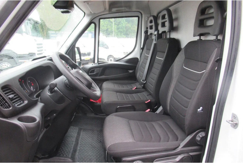Iveco Daily 35C16 Bak+Klep Palfinger - شاحنة مغلقة الصندوق: صورة 4 Iveco Daily 35C16 Bak+Klep Palfinger - شاحنة مغلقة الصندوق: صورة 4