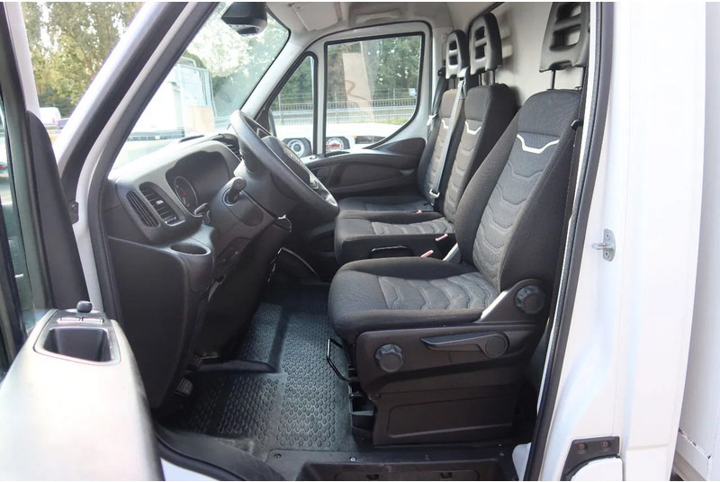 Iveco Daily 35S16 Bakwagen + Laadklep 750kg - شاحنة مغلقة الصندوق: صورة 4 Iveco Daily 35S16 Bakwagen + Laadklep 750kg - شاحنة مغلقة الصندوق: صورة 4