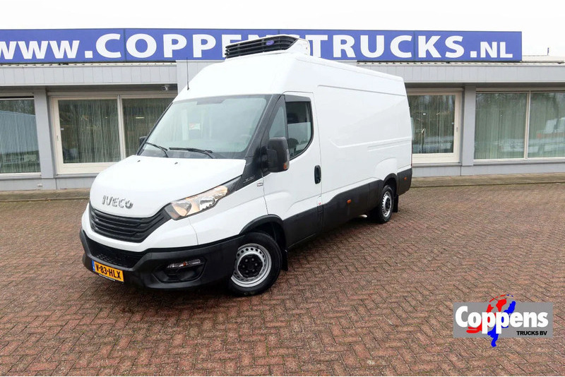 Iveco Daily 35S16 Koelen/vriezen/verwarmen Carrier Xarios 350 + nacht aansluiting 220 volt - شاحنة مُبرّدة للتوصيل: صورة 1 Iveco Daily 35S16 Koelen/vriezen/verwarmen Carrier Xarios 350 + nacht aansluiting 220 volt - شاحنة مُبرّدة للتوصيل: صورة 1